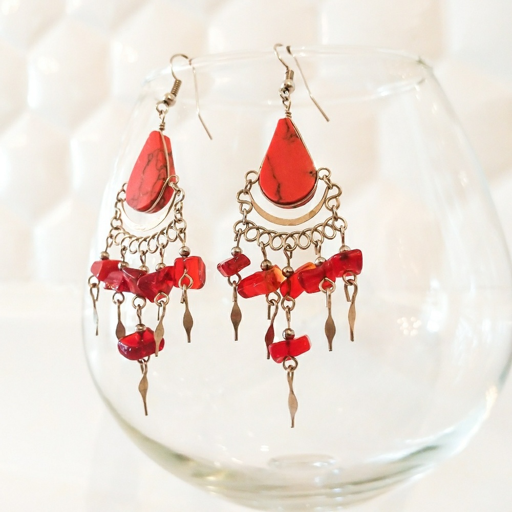 Red stone dangle earrings